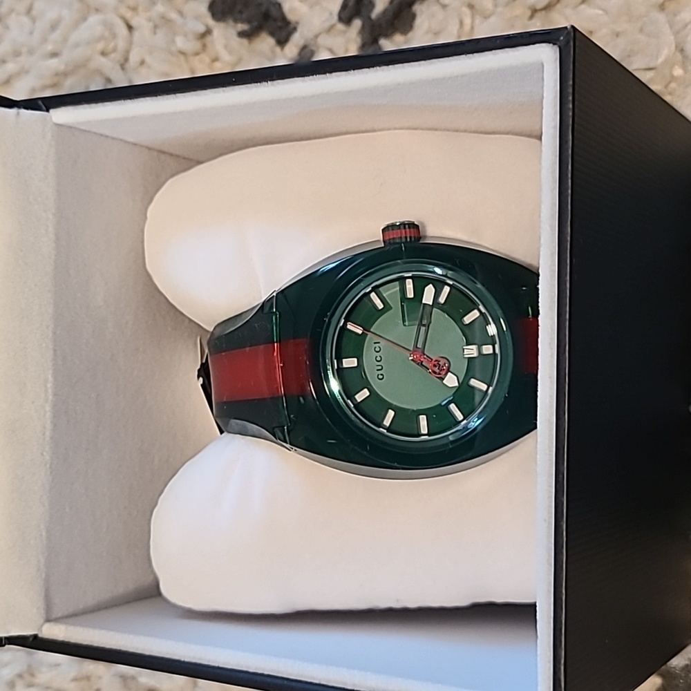Gucci Men's YA137113 Sync Two-Tone Rubber Watch